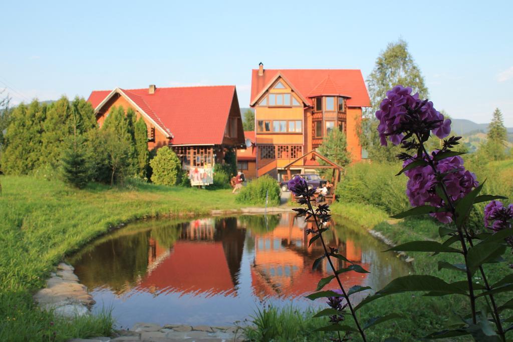 Hotel Gostynniy Dvir Raytshtoky Vorochta Exteriér fotografie