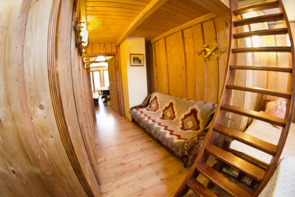 Hotel Gostynniy Dvir Raytshtoky Vorochta Exteriér fotografie