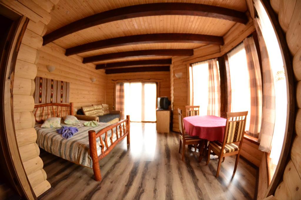 Hotel Gostynniy Dvir Raytshtoky Vorochta Exteriér fotografie