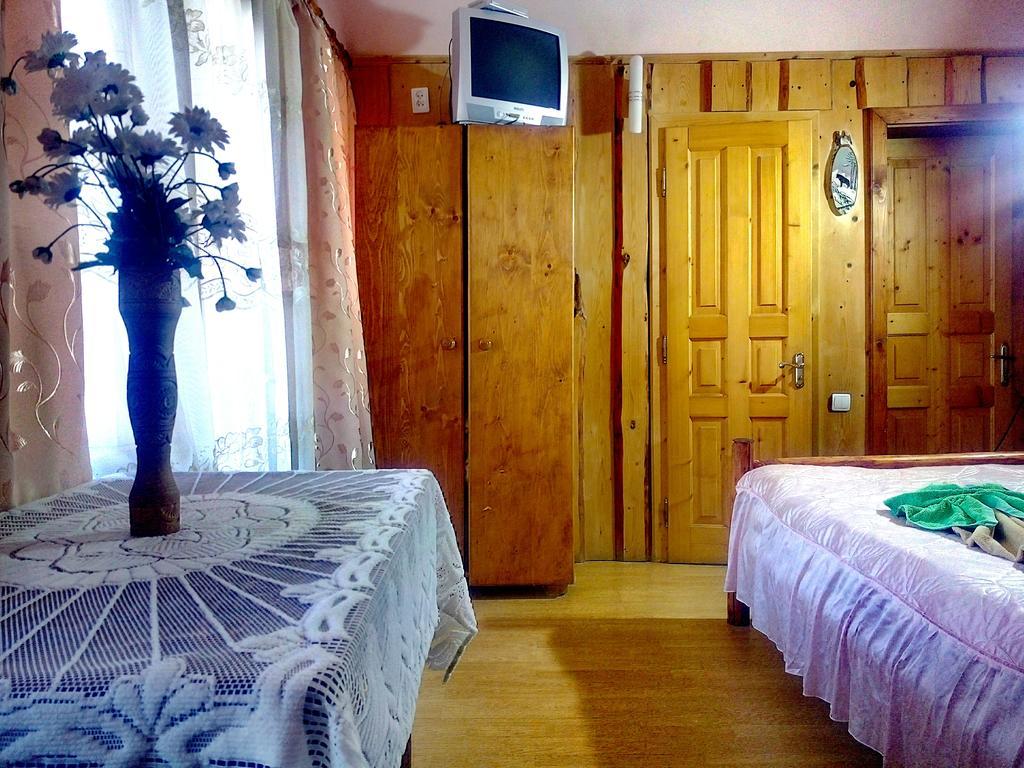 Hotel Gostynniy Dvir Raytshtoky Vorochta Exteriér fotografie