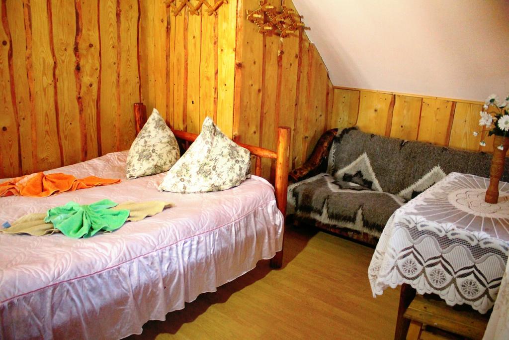Hotel Gostynniy Dvir Raytshtoky Vorochta Exteriér fotografie