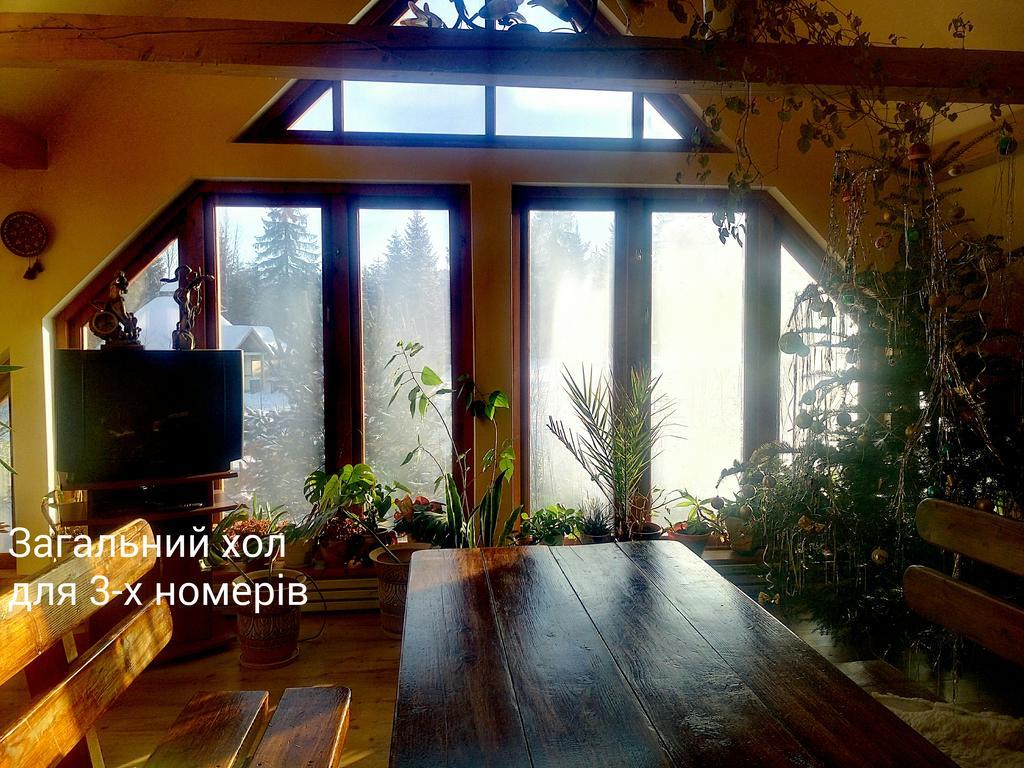 Hotel Gostynniy Dvir Raytshtoky Vorochta Exteriér fotografie