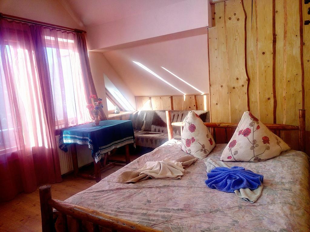 Hotel Gostynniy Dvir Raytshtoky Vorochta Exteriér fotografie