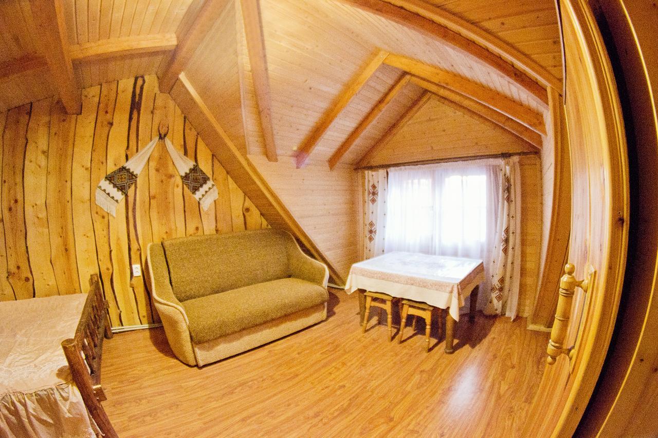 Hotel Gostynniy Dvir Raytshtoky Vorochta Exteriér fotografie