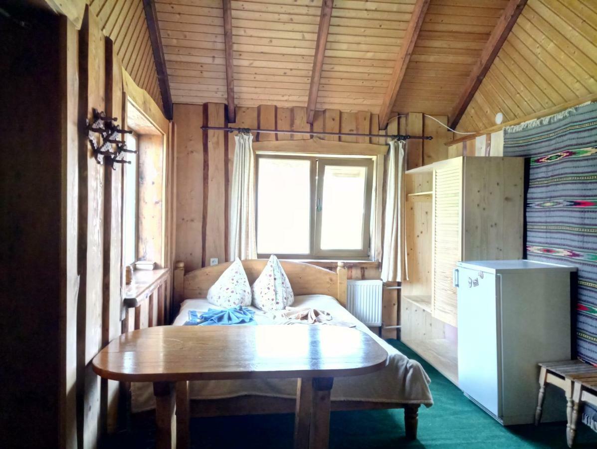 Hotel Gostynniy Dvir Raytshtoky Vorochta Exteriér fotografie