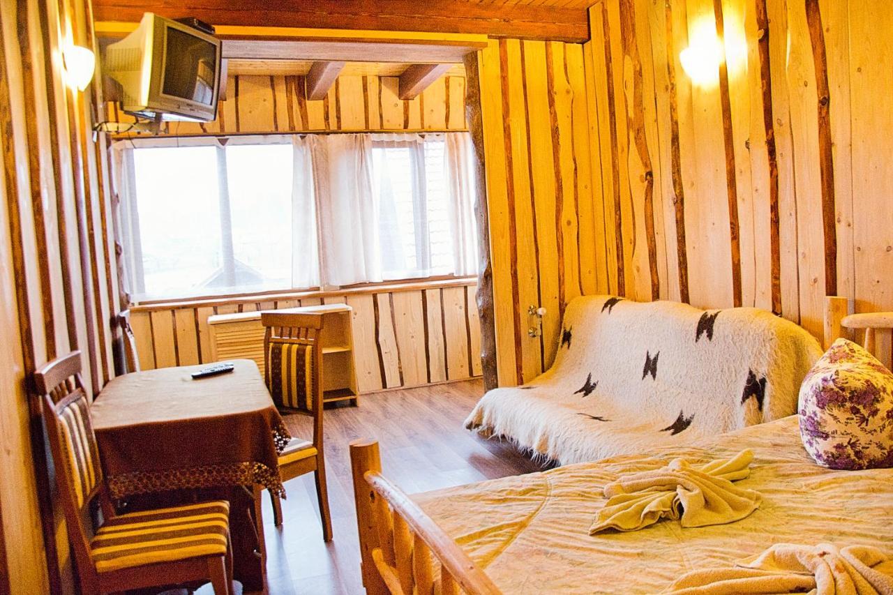 Hotel Gostynniy Dvir Raytshtoky Vorochta Exteriér fotografie